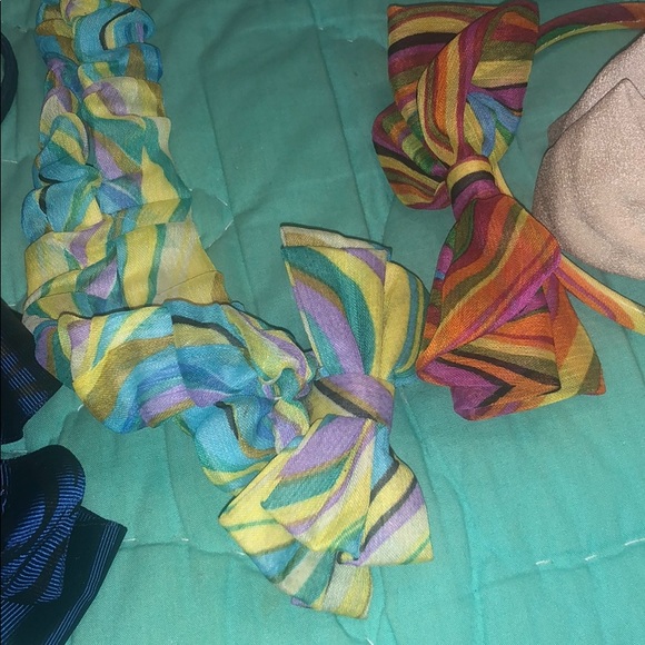 Bundle of 7 hardly worn bow headbands - Picture 3 of 8